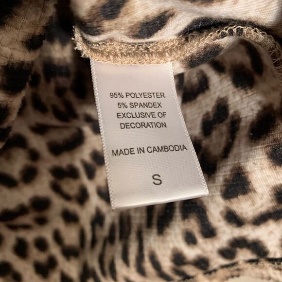 Betsy Johnson GUC leopard print soft waffle knit long sleeve top Size Small - Picture 5 of 5